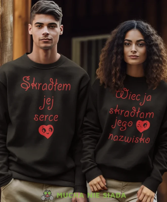 Skradłem jej serce więc ja skradłam jego nazwisko, czarne bluzy dla par, dla chłopaka, dla dziewczyny, dla zakochanych, dla par, bluzy na  walentynki,dla męża, dla żony, bluzy dla par, mucha nie siada,.webp