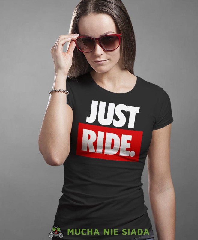 Just Ride duże logo, czarna damska koszulka, koszulka motocyklowa, dla motocyklistki, koszulka na motocykl, dla miłośniczki motocykli, mucha nie siada.jpg