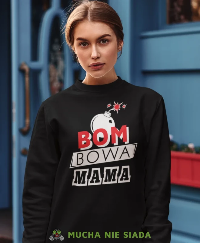 Bombowa mama, czarna bluza dla mamy, prezent dla mamy, bluzy na dzień matki, bluzy z hasłem dla mamy, personalizowana bluza dla mamy, oryginalne bluzy na dzień matki, mucha nie siada.webp
