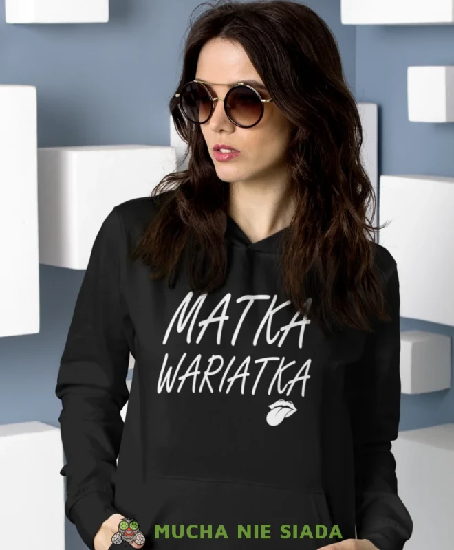 Matka wariatka, czarna bluza z kapturem dla mamy, prezent dla mamy, bluzy na dzień matki, bluzy z kapturem dla mamy, personalizowana bluza dla mamy, oryginalne bluzy na dzień matki, mucha nie siada.webp