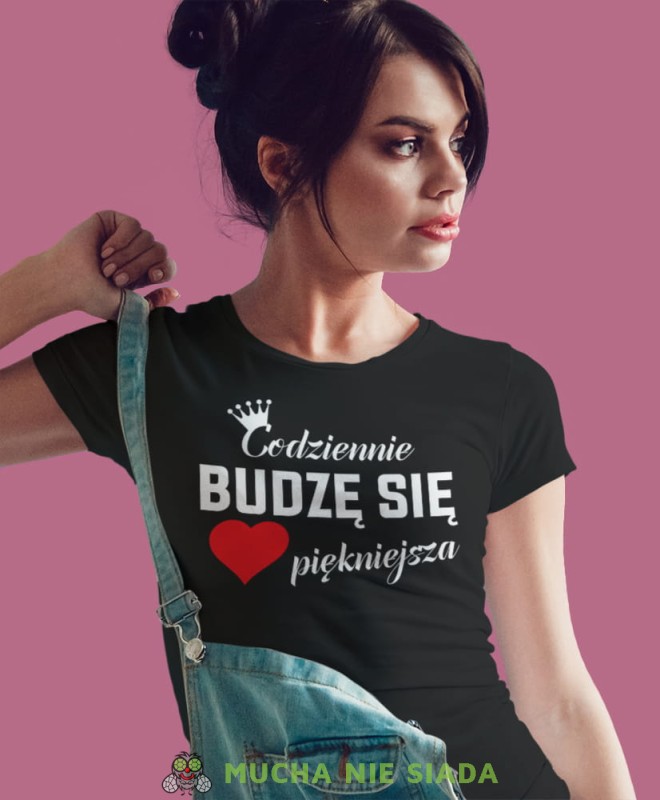 codziennie budzę się piękniejsza, czarna damska koszulka z nadrukiem na prezent dla dziewczyny dla żony.jpg