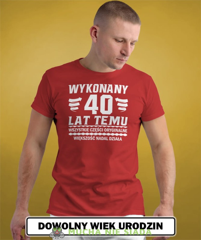 wykonany 30; 40; 50; 60; 70 lat temu wszystkie części oryginalne większość nadal działa męska czerwona koszulka urodzinowa na urodziny opis.jpg