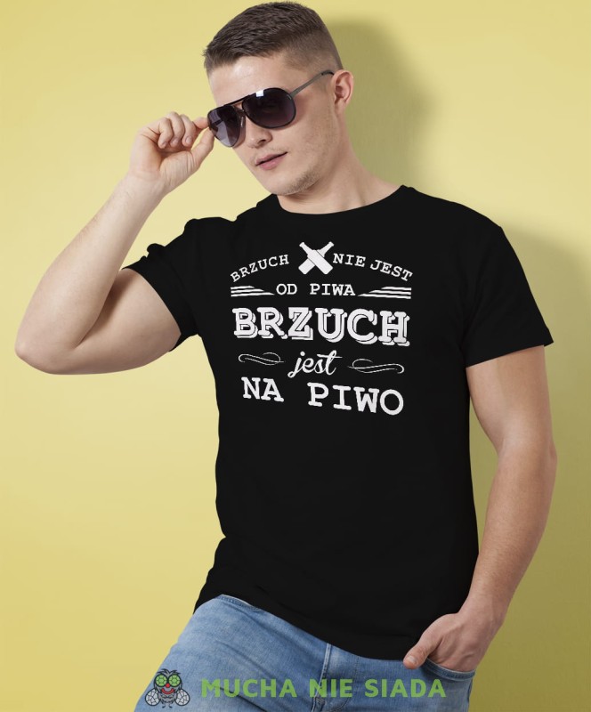 brzuch nie jest od piwa brzuch jest na piwo męska koszulka czarna.jpg