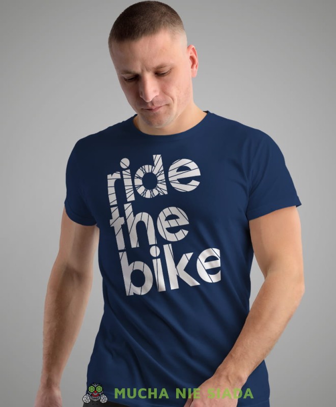ride the bike, granatowa męska koszulka rowerowa z nadrukiem, na rower, na co dzień, na prezent, fajna koszulka dla chłopaka, rower, rowerzysta.jpg