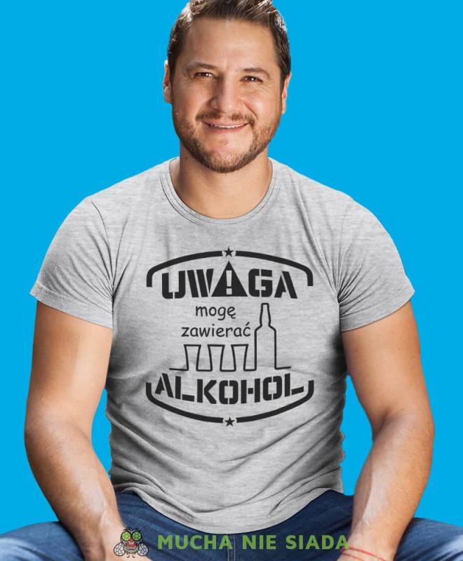 uwaga mogę zawierać alkohol, szara męska koszulka z nadrukiem na co dzień, na prezent, fajna koszulka, dla chłopaka, dla męża, dla kolegi, mucha nie siada-min-min.jpg