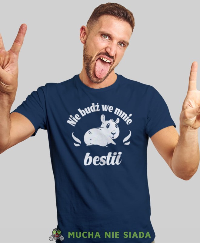 nie budź we mnie bestii, granatowa męska koszulka z nadrukiem na co dzień, na prezent, fajna koszulka, dla chłopaka, dla męża, mucha nie siada.jpg
