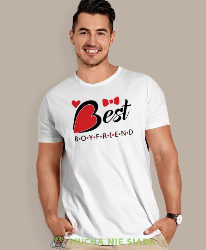 best boyfriend, biała męska koszulka z nadrukiem na co dzień, na prezent, fajna koszulka, dla chłopaka, dla męża, mucha nie siada.jpg