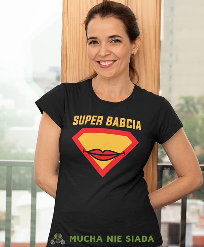 super babcia, czarna damska koszulka dla babci z nadrukiem, babcia, dzień babci, na prezent, mucha nie siada.jpg