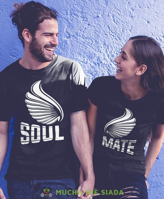 soulmate, czarne koszulki dla par, dla męża, dla żony, walentynki, fajne koszulki, t-shirty dla par, dla chłopaka, dla dziewczyny, prezent dla narzeczonego, prezent dla narzeczonej, mucha nie siada.jpg