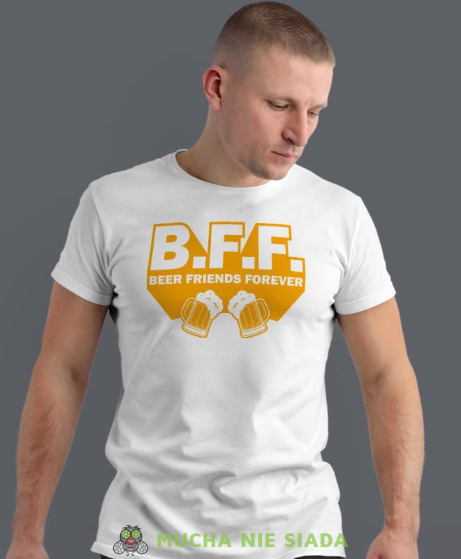 beer friends forever, biała męska koszulka z nadrukiem na co dzień, na prezent, fajna koszulka, dla chłopaka, dla męża, mucha nie siada opis.jpg