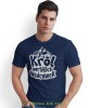 Męska koszulka z nadrukiem - Król górskich wędrówek - Idealna za wypad w góry, granatowa koszulka z nadrukiem, wycieczka w góry, górska wyprawa, T-shirt do miłośników turystyki górskiej, mucha nie siada koszulki.jpg
