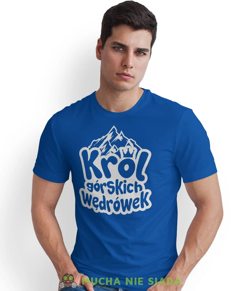 Męska koszulka z nadrukiem - Król górskich wędrówek - Idealna za wypad w góry, niebieska koszulka z nadrukiem, wycieczka w góry, górska wyprawa, T-shirt do miłośników turystyki górskiej, mucha nie siada koszulki.jpg