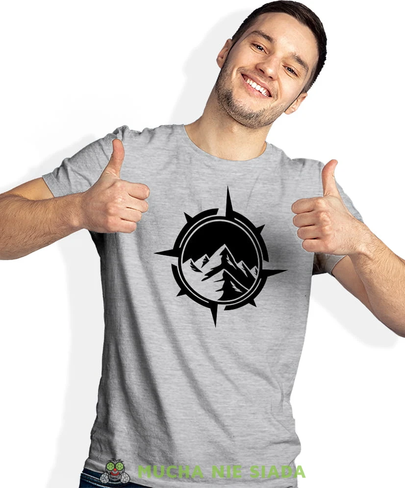 Męska koszulka z nadrukiem - Kompas, góry - Idealna za wypad w góry, szara koszulka z nadrukiem, wycieczka w góry, górska wyprawa, T-shirt do miłośników turystyki górskiej, mucha nie siada koszulki.jpg