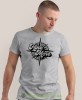 Męska koszulka z nadrukiem - Hike more - Idealna za wypad w góry, szara koszulka z nadrukiem, wycieczka w góry, górska wyprawa, T-shirt do miłośników turystyki górskiej, mucha nie siada koszulki.jpg