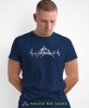 Męska koszulka z nadrukiem - Góry linia życia - Idealna za wypad w góry, granatowa koszulka z nadrukiem, wycieczka w góry, górska wyprawa, T-shirt do miłośników turystyki górskiej, mucha nie siada koszulki.jpg