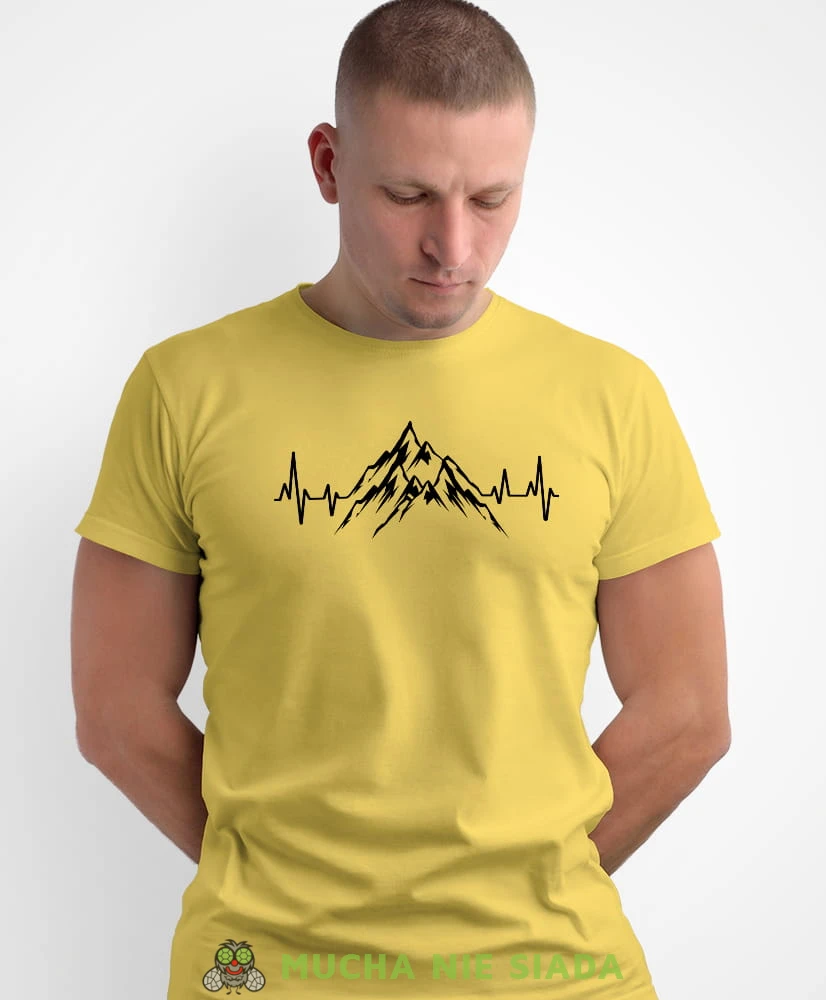 Męska koszulka z nadrukiem - Góry linia życia - Idealna za wypad w góry, żółta koszulka z nadrukiem, wycieczka w góry, górska wyprawa, T-shirt do miłośników turystyki górskiej, mucha nie siada koszulki.jpg
