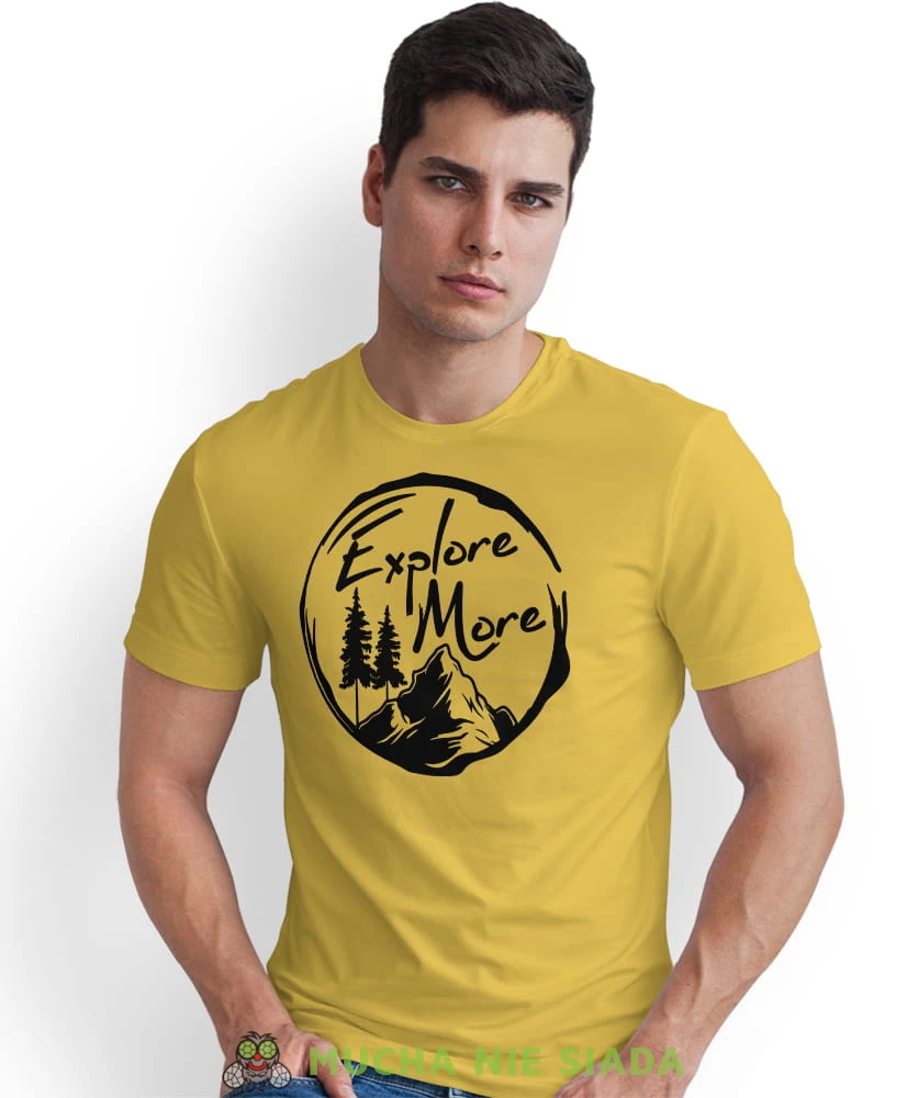 Męska koszulka z nadrukiem - Explore more - Idealna za wypad w góry, żółta koszulka z nadrukiem, wycieczka w góry, górska wyprawa, T-shirt do miłośników turystyki górskiej, mucha nie siada koszulki.jpg