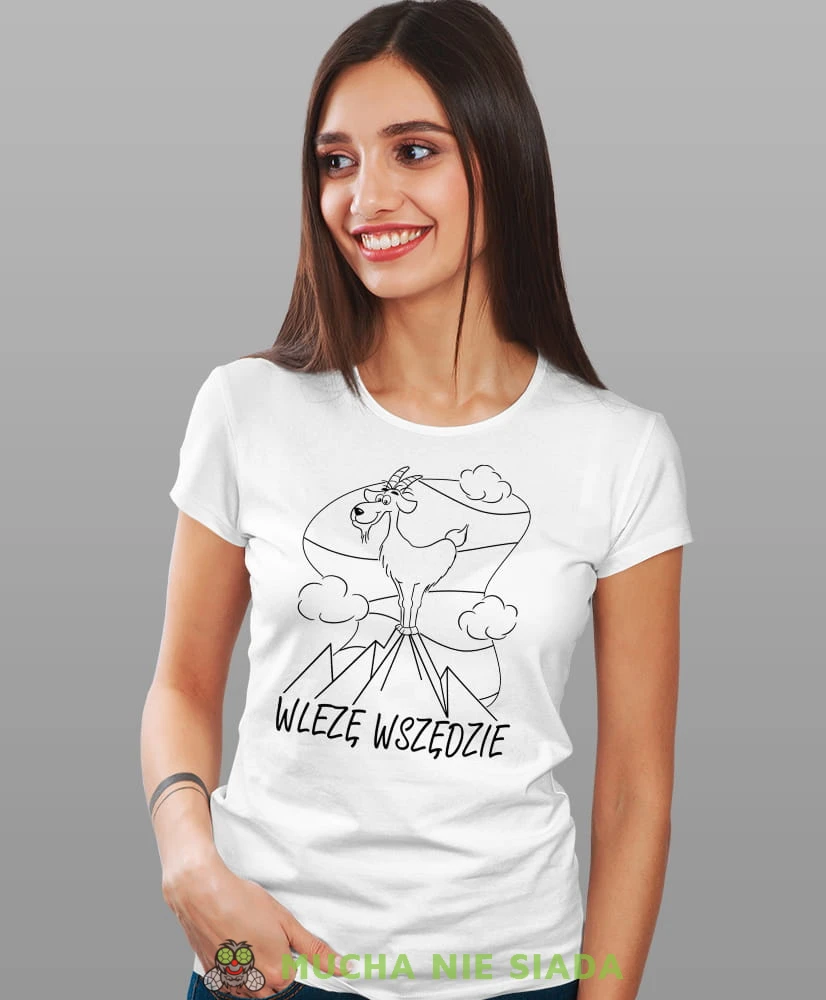 Damska koszulka z nadrukiem - Wlezę wszędzie - Idealna za wypad w góry, biała koszulka z nadrukiem, wycieczka w góry, górska wyprawa, T-shirt dla miłośników turystyki górskiej, mucha nie siada koszulki.jpg