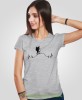 Damska koszulka z nadrukiem - Góry linia życia wędrowiec - Idealna za wypad w góry, szara koszulka z nadrukiem, wycieczka w góry, górska wyprawa, T-shirt dla miłośników turystyki górskiej, mucha nie siada koszulki.jpg