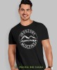 Męska koszulka z nadrukiem - Urodzony włóczykij - Idealna na wypad w góry, czarna koszulka z nadrukiem, wycieczka w góry, górska wyprawa, T-shirt dla miłośników turystyki górskiej, mucha nie siada koszulki.jpg