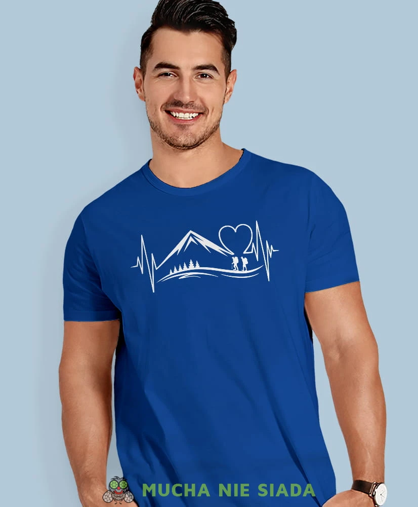 Męska koszulka z nadrukiem - Góry Serce Linia życia  - Idealna na wypad w góry, niebieska koszulka z nadrukiem, wycieczka w góry, górska wyprawa, T-shirt dla miłośników turystyki górskiej, mucha nie siada koszulki.jpg