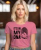 It's in my DNA odcisk palca motocyklistka, różowa damska koszulka, koszulka motocyklowa, koszulka dla motocyklistki, damska koszulka na motocykl, koszulka dla miłośniczki motocykli, motocykl, mucha nie siada sklep.jpg