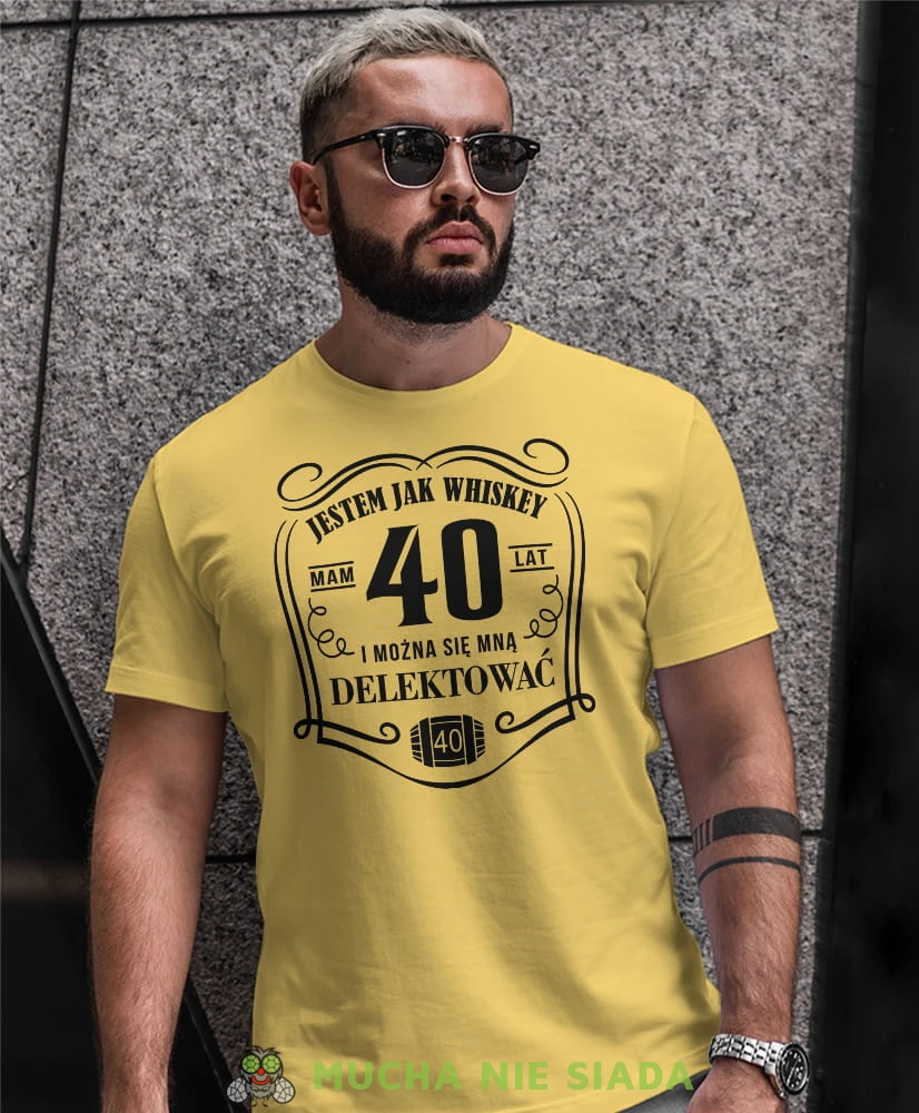 Jestem jak whiskey mam 20 30 40 50 60 70 80 lat i można się mną delektować, żółta męska koszulka urodzinowa, na urodziny, na prezent, fajna koszulka, dla chłopaka, dla męża, mucha nie siada, mns.jpg