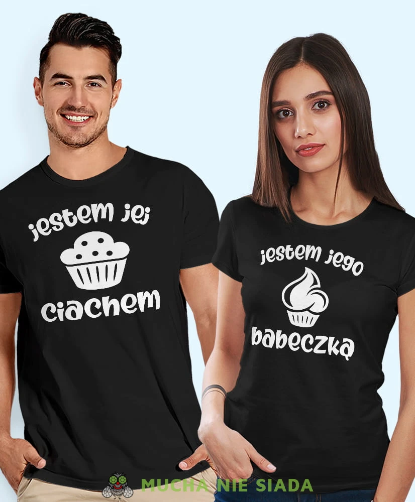 Jestem jego babeczką Jestem jej ciachem, czarne koszulki dla par, dla męża, dla żony, dla chłopaka, dla dziewczyny, dla zakochanych, dla par, walentynki, fajne koszulki, t-shirty dla par, mucha nie siada, mns.jpg