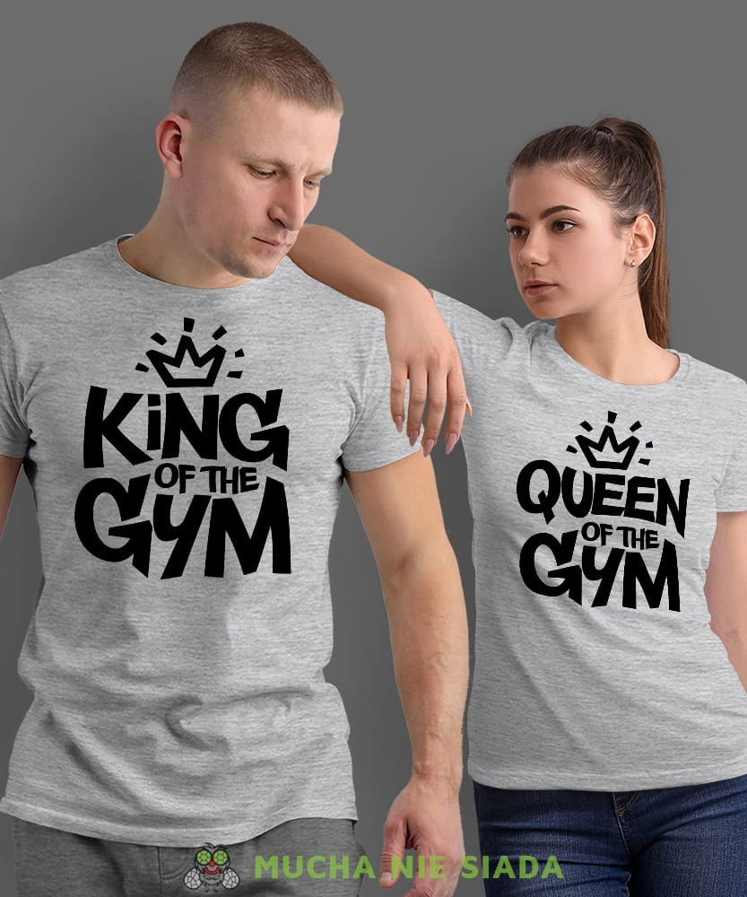 King of the gym Queen of the gym, szare koszulki dla par, dla męża, dla żony, dla chłopaka, dla dziewczyny, dla zakochanych, dla par, walentynki, fajne koszulki, t-shirty dla par, na siłownie, sport, mucha nie siada, mns.jpg