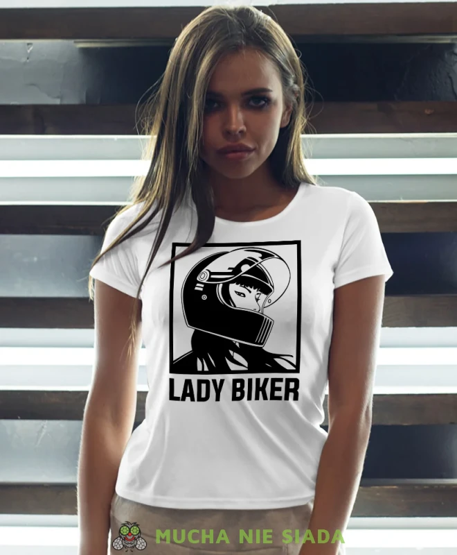 Lady biker motocyklistka, biała damska koszulka, koszulka motocyklowa, koszulka dla motocyklistki, damska koszulka na motocykl, koszulka dla miłośniczki motocykli, motocykl, mucha nie siada sklep.webp