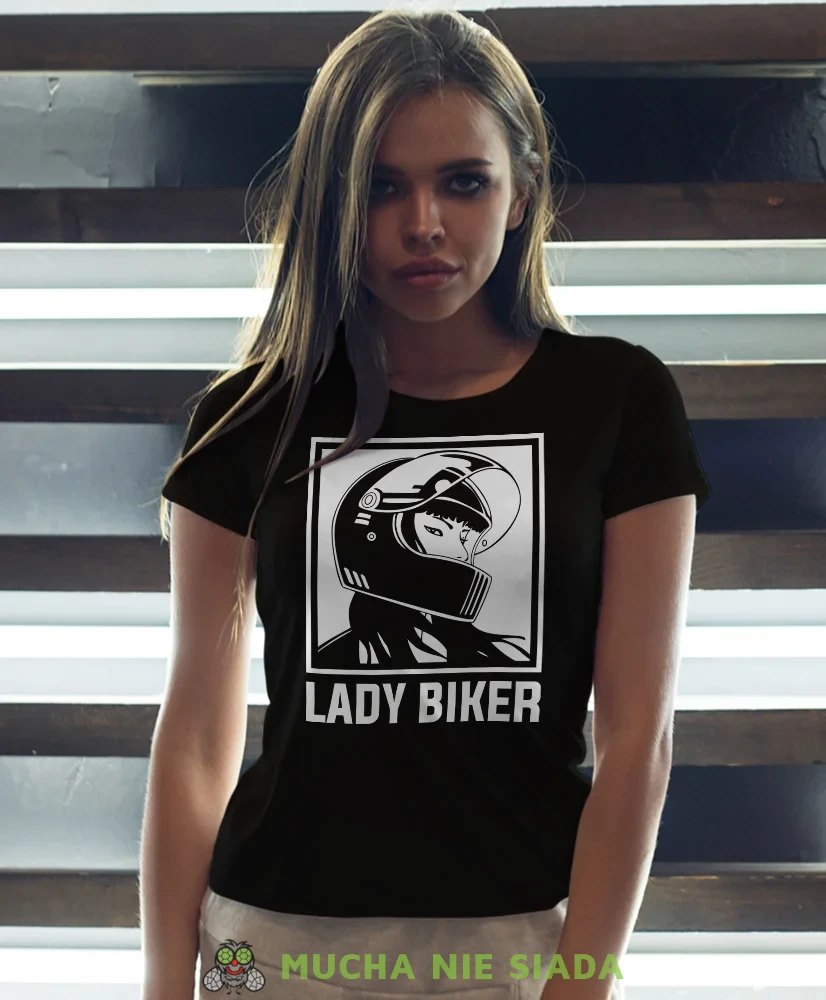 Lady biker motocyklistka, czarna damska koszulka, koszulka motocyklowa, koszulka dla motocyklistki, damska koszulka na motocykl, koszulka dla miłośniczki motocykli, motocykl, mucha nie siada sklep.webp