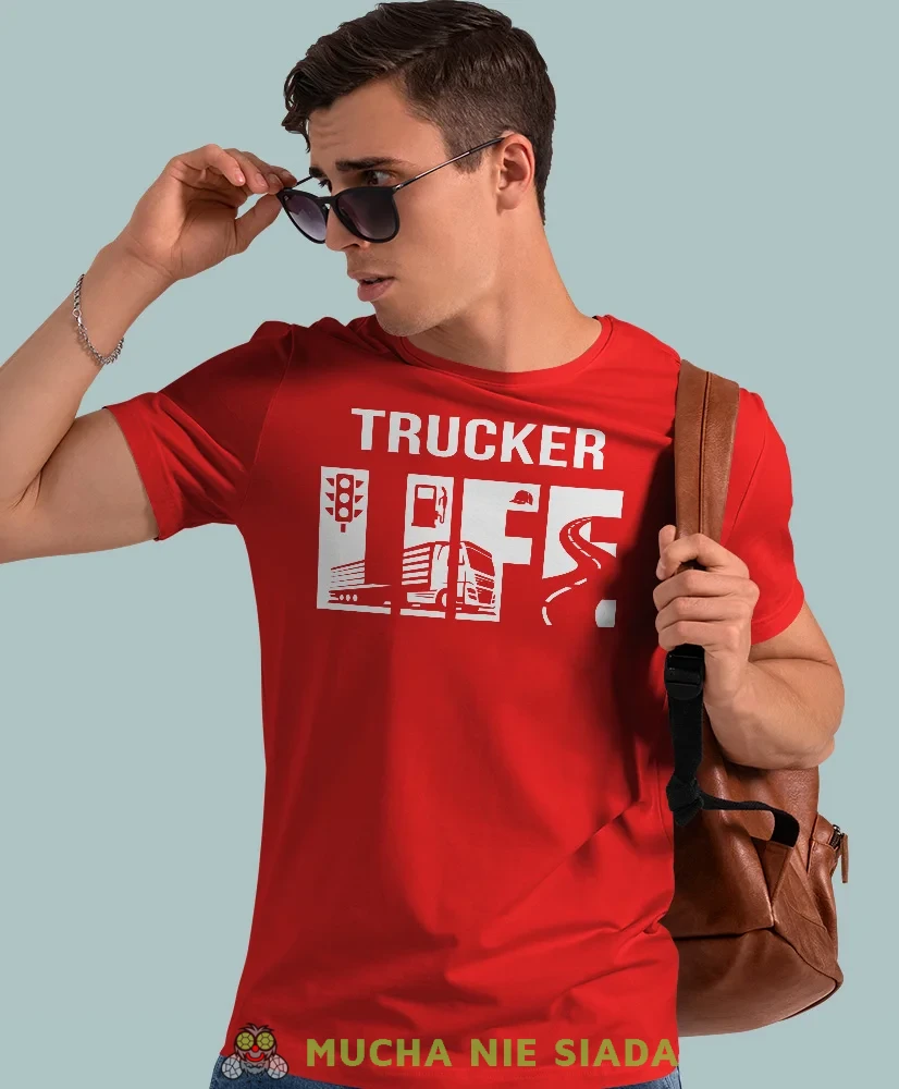 Trucker life, czerwona koszulka z nadrukiem, prezent dla kierowcy tira, prezent dla kierowcy ciężarówki, koszulka dla kierowcy ciężarówki, koszulki dla kierowcy, mucha niesiada, mns.webp