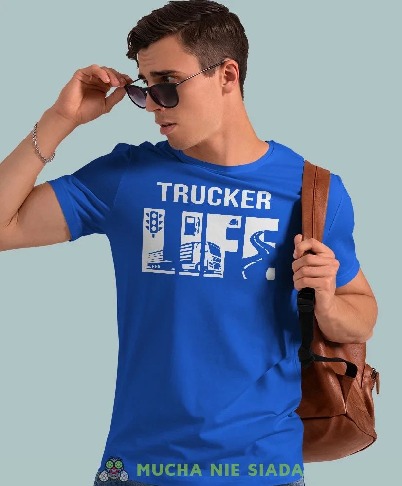 Trucker life, niebieska koszulka z nadrukiem, prezent dla kierowcy tira, prezent dla kierowcy ciężarówki, koszulka dla kierowcy ciężarówki, koszulki dla kierowcy, mucha niesiada, mns.webp