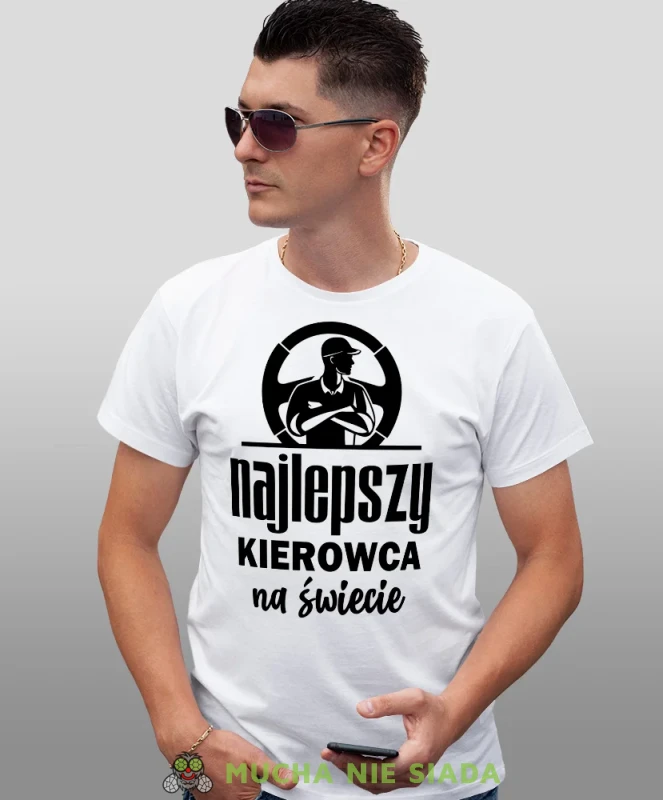 Najlepszy kierowca na świecie, biała koszulka z nadrukiem, prezent dla kierowcy tira, prezent dla kierowcy ciężarówki, koszulka dla kierowcy ciężarówki, koszulki dla kierowcy, mucha niesiada, mns.webp