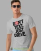 Don't text just drive, szara koszulka z nadrukiem, prezent dla kierowcy tira, prezent dla kierowcy ciężarówki, koszulka dla kierowcy ciężarówki, koszulki dla kierowcy, mucha niesiada, mns.webp