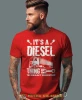 It's a diesel thing you wouldn't understand, czerwona koszulka z nadrukiem, prezent dla kierowcy tira, prezent dla kierowcy ciężarówki, koszulka dla kierowcy ciężarówki, koszulki dla kierowcy, mucha niesiada, mns.webp