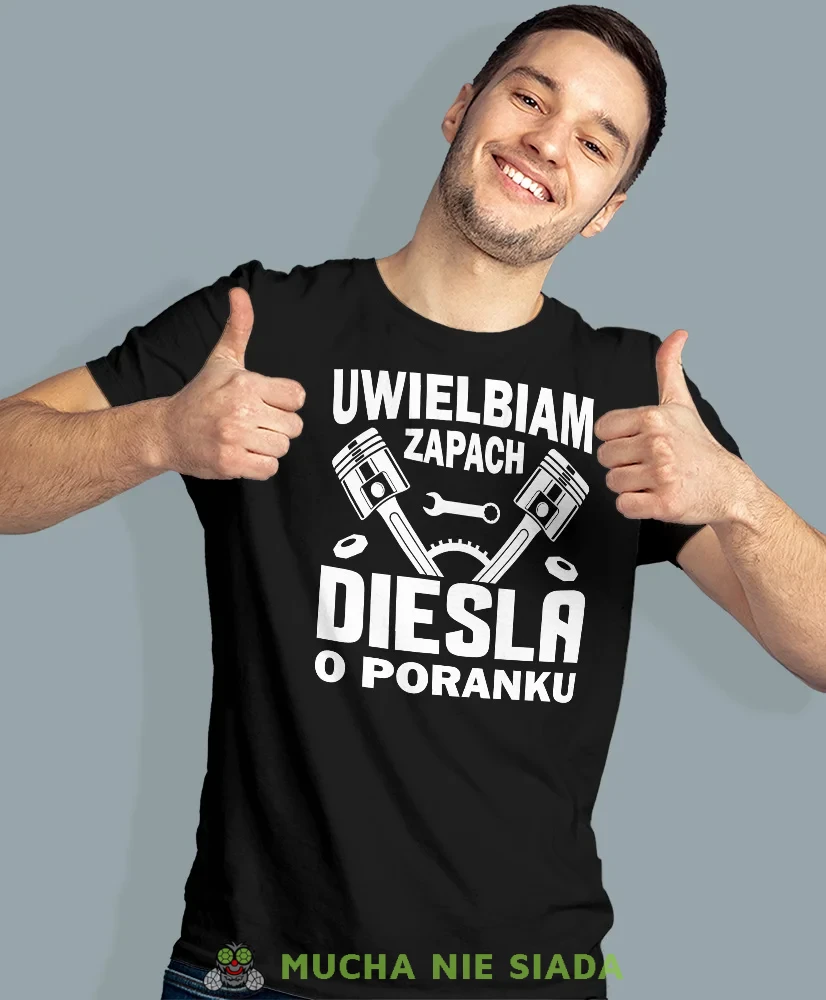 Uwielbiam zapach diesla o poranku, czarna męska koszulka, prezent dla mechanika, koszulka z nadrukiem dla mechanika, koszulka dla mechanika, koszulki dla mechanika, mucha niesiada, mns.webp