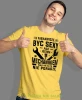 Nienawidzę być sexy ale jestem mechanikiem, żółta męska koszulka, prezent dla mechanika, koszulka z nadrukiem dla mechanika, koszulka dla mechanika, koszulki dla mechanika, mucha niesiada, mns.webp