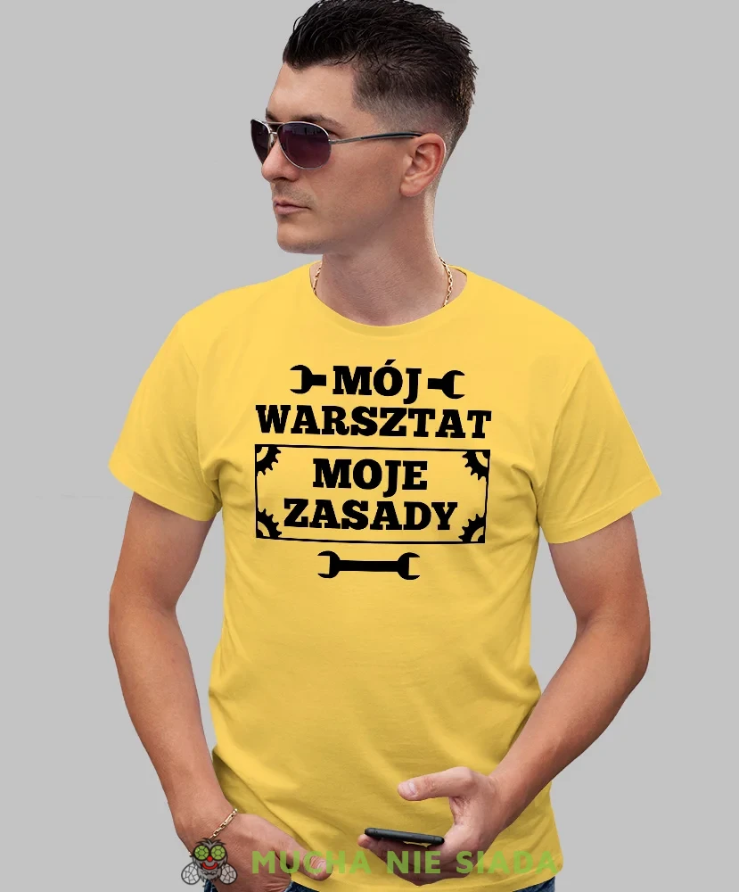 Mój warsztat moje zasady, żółta męska koszulka, prezent dla mechanika, koszulka z nadrukiem dla mechanika, koszulka dla mechanika, koszulki dla mechanika, mucha niesiada, mns.webp