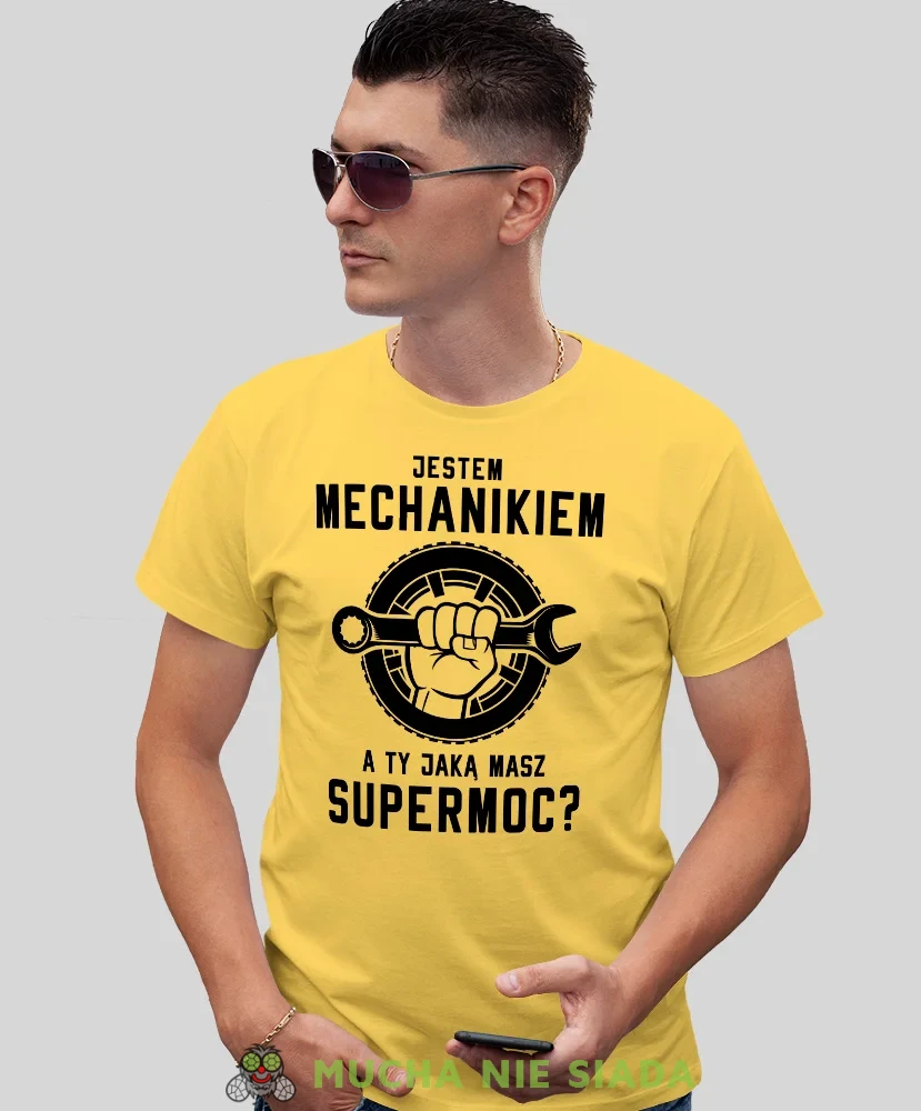 Jestem  mechanikiem a Ty jaką masz supermoc, żółta męska koszulka, prezent dla mechanika, koszulka z nadrukiem dla mechanika, koszulka dla mechanika, koszulki dla mechanika, mucha niesiada, mns.webp