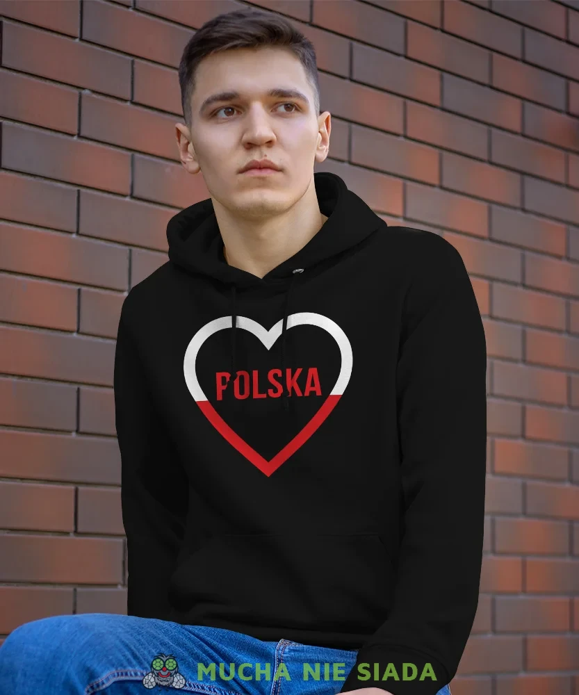 Polska w sercu biało czerwonym, męska bluza z kapturem, bluza patriotyczna, bluzy z grafiką patriotyczną, dla mężczyzny, bluzay patriotyczne, bluza Polska, bluzy patriotyczne z kapturem.webp