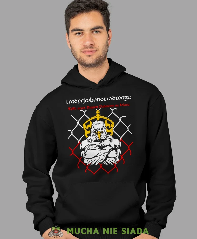 Tradycja Honor Odwaga Tylko przed Bogiem padniemy na kolana, męska bluza z kapturem, bluza patriotyczna, bluzy z grafiką patriotyczną, dla mężczyzny, bluzay patriotyczne, bluza Polska, bluzy patriotyczne z kapturem.webp
