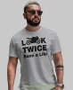 Look twice save a life, szara męska koszulka, koszulka dla motocyklisty, koszulki na motocykl, koszulka na motocykl, męska koszulka na motocykl na prezent dla miłośnik.webp