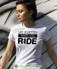 Life is better when you ride, biała damska koszulka, koszulka motocyklowa, dla motocyklistki, koszulka na motocykl, dla miłośniczki motocykli, mucha nie siada.jpg