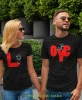 Love ludki, czarne koszulki dla par, dla męża, dla żony, dla chłopaka, dla dziewczyny, dla zakochanych, dla par, walentynki, fajne koszulki, t-shirty dla par, mucha nie siada, mns.webp