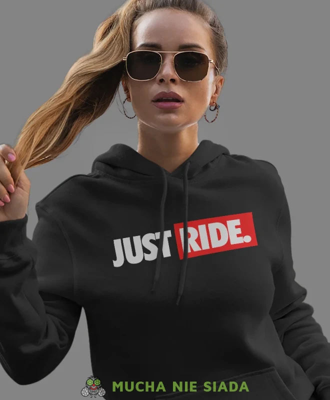 Just Ride małe logo, czarna damska bluza z kapturem, bluza dla motocyklistki, bluzy na motocykl, damska bluza na motocykl, dla miłośniczki motocykli.webp