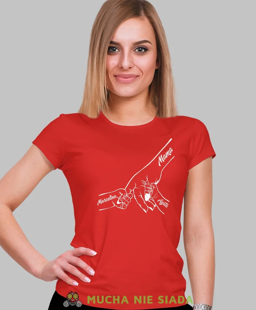 Koszulka dla mamy z imionami dzieci, czerwona koszulka dla mamy, prezent dla mamy, koszulki na dzień matki, koszulki z hasłem dla mamy, personalizowana koszulka dla mamy, oryginalne koszulki na dzień matki, t-shirt d.webp