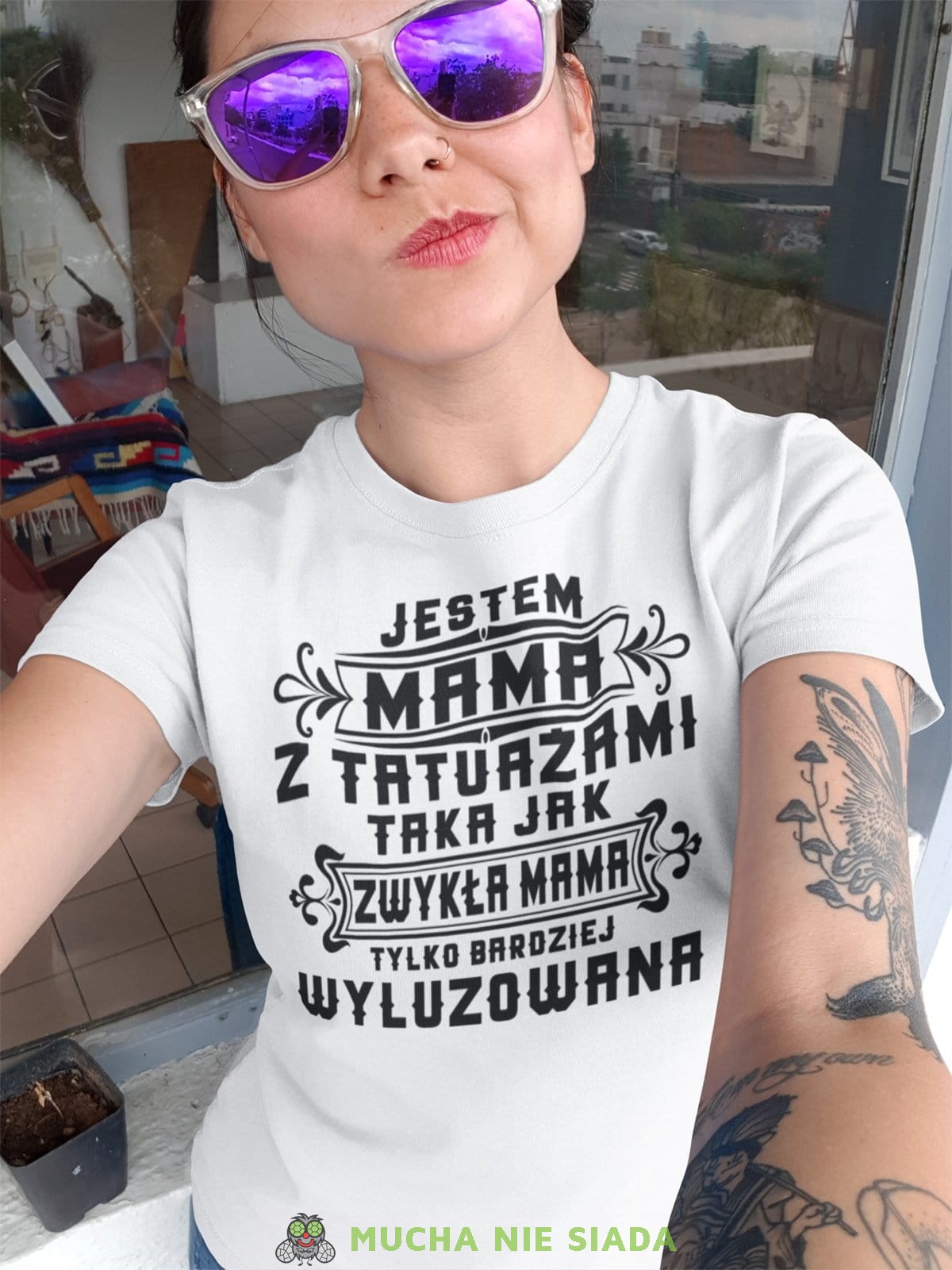 Koszulka Dla Mamy - Jestem mamą z tatuażami taką jak zwyk - Na prezent na Dzień Mamy lub urodziny Damska Koszulka