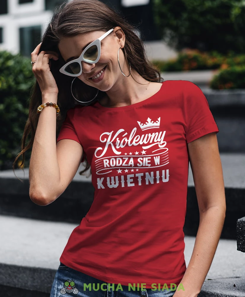 królewny rodzą się w czerwona koszulka urodzinowa na urodziny.jpg