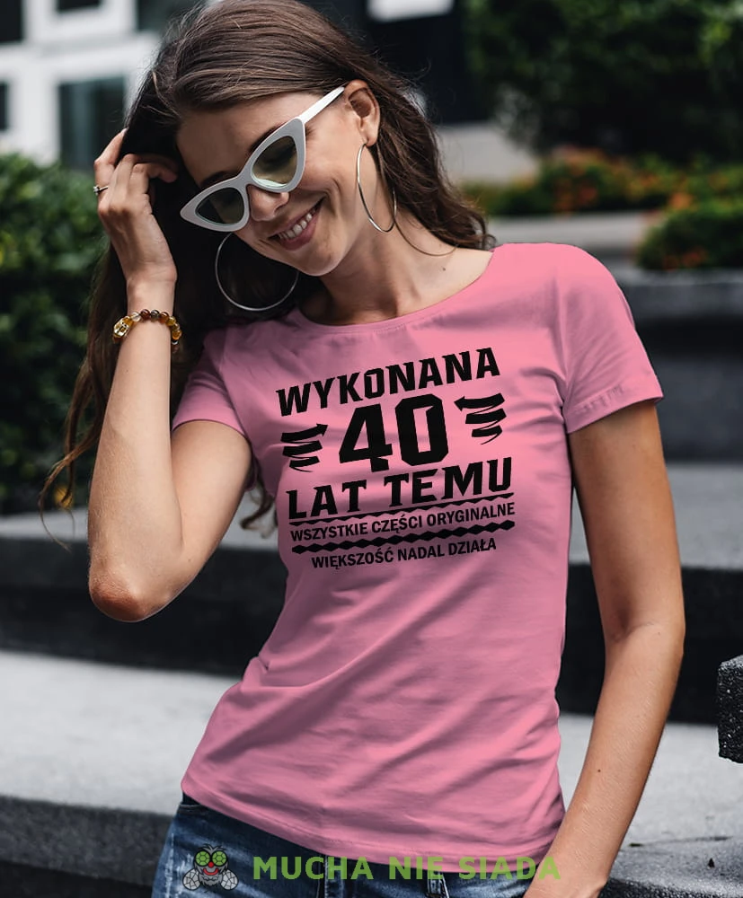 wykonana 30; 40; 50; 60; 70 lat temu wszystkie części oryginalne większość nadal działa różowa koszulka urodzinowa.jpg